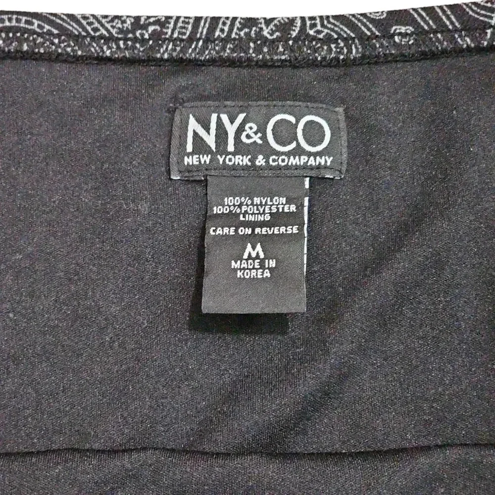 NY&CO Women’s Medium Pencil Skirt Black White Paisley Stretchy Office Minimalist - Picture 4 of 4